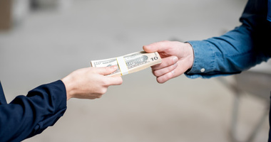 Jak przesłać pieniądze komuś, kto nie ma konta?