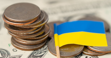 Jak wysłać pieniądze na Ukrainę i jakie metody są najszybsze?