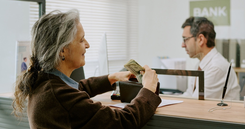 Kredyt dla rencisty - czy osoba na rencie może wziąć kredyt?