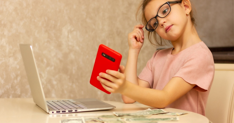 Przelew BLIK na telefon dziecka – jak to działa i w których bankach jest już możliwe?