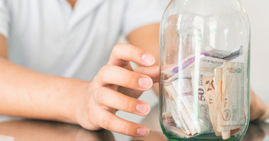 Budowanie pierwszej poduszki finansowej – dlaczego nastolatek powinien mieć fundusz awaryjny?