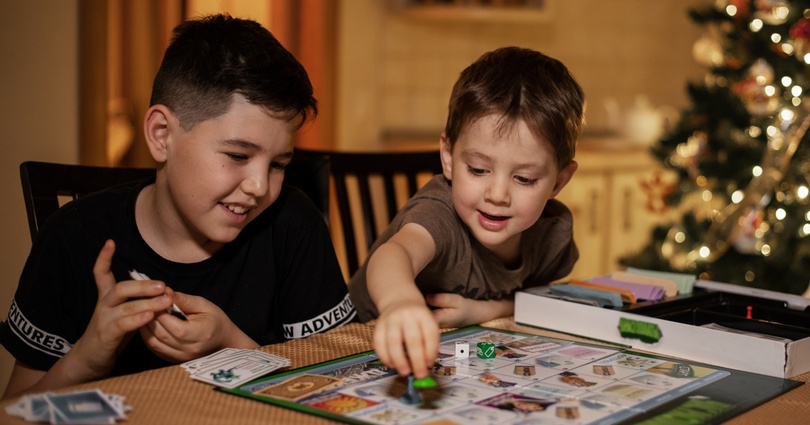 Gry planszowe i aplikacje, które uczą dzieci o pieniądzach – nasz TOP 10 Gry planszowe i aplikacje, które uczą dzieci o pieniądzach – nasz TOP 10