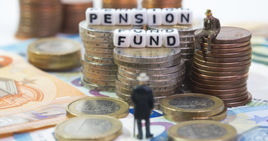 Renta a emerytura - różnice, warunki i co się bardziej opłaca