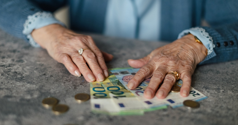 Emerytura po mężu - kto może ją otrzymać i ile wynosi?